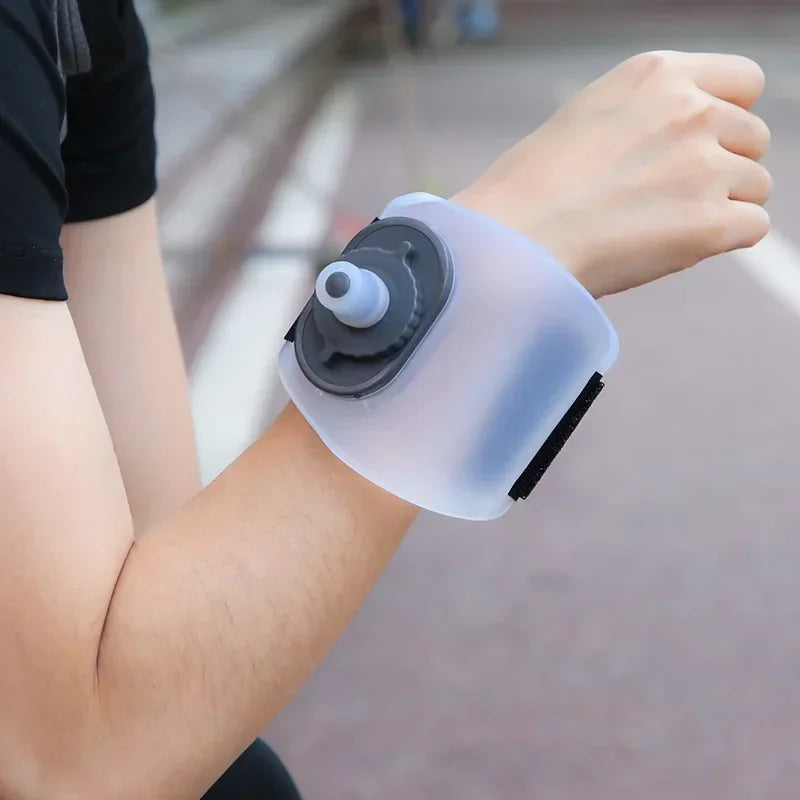 Meet the Water Bottle You Can Wear – Perfect for Runners, Hikers & Cyclists 🚴‍♂️